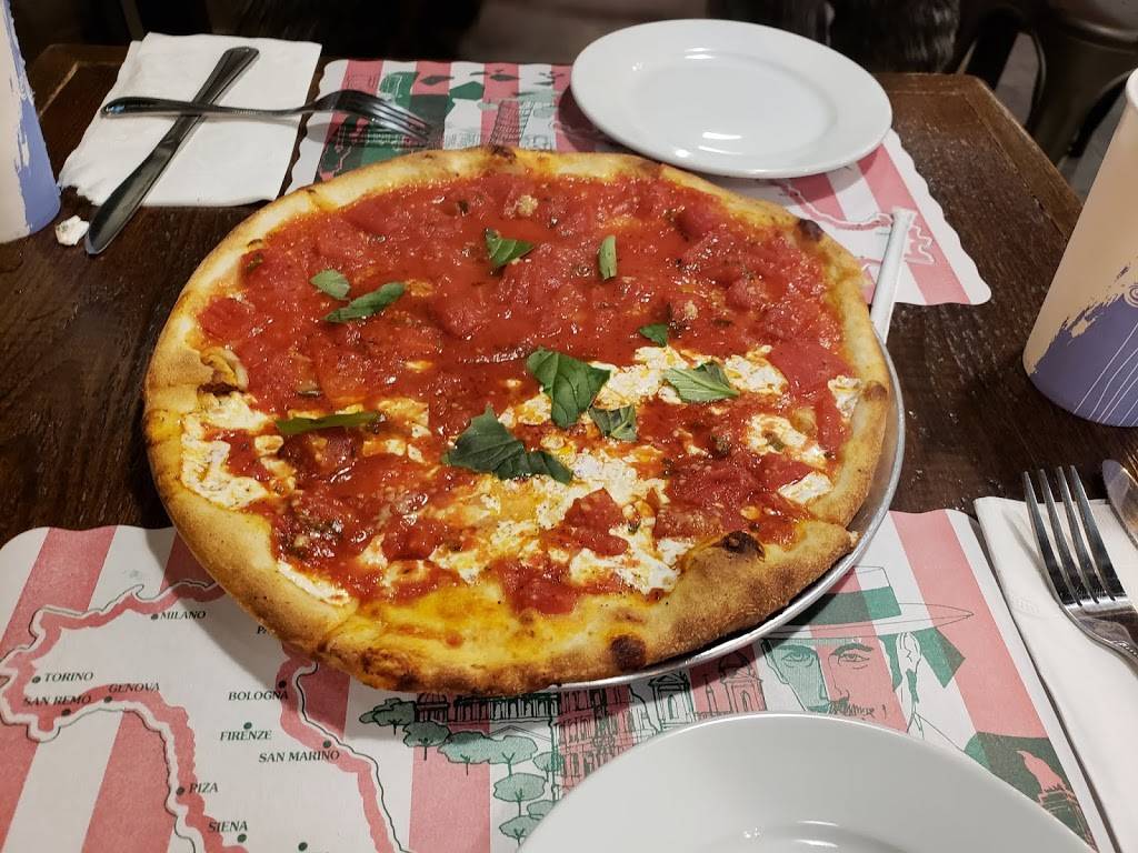 Gino’s Parlor Of Roslyn | restaurant | 5 Railroad Ave, Roslyn, NY 11576, USA | 5164840382 OR +1 516-484-0382