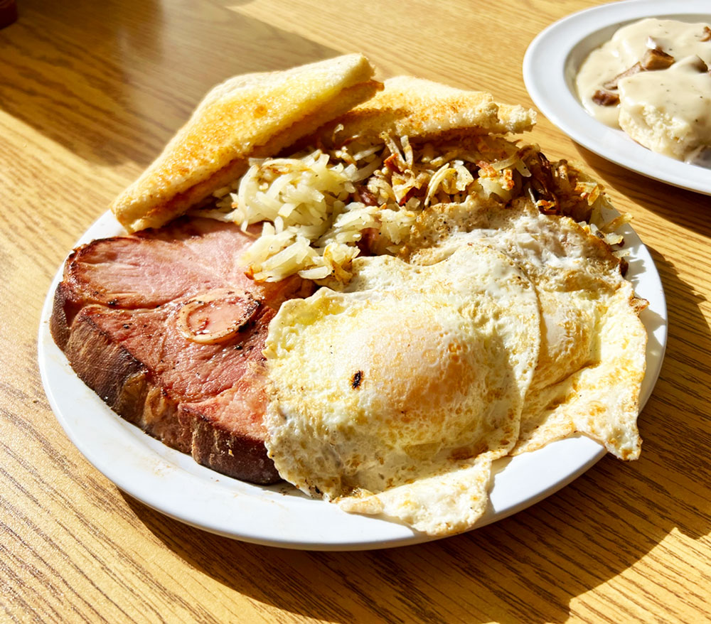 Paiute Trails Inn & Diner | restaurant | 315 N Main St, Marysvale, UT 84750, USA | 4353264414 OR +1 435-326-4414