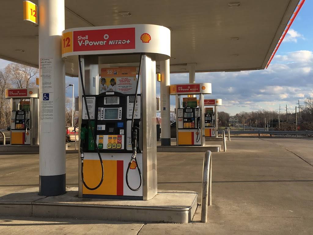 Bobby Rays, Gourmet Submarines/Shell | restaurant | 200 N Opdyke Rd, Auburn Hills, MI 48326, USA | 2483345327 OR +1 248-334-5327