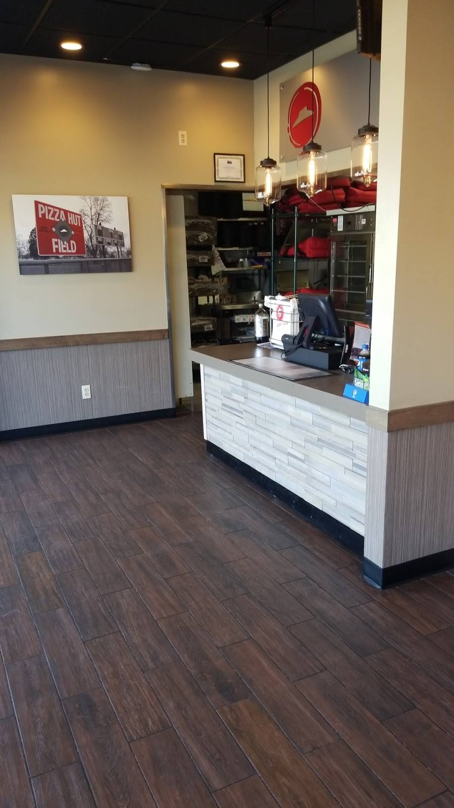 Pizza Hut | restaurant | 5836 S Harlem Ave Unit 400, Summit, IL 60501, USA | 7087281009 OR +1 708-728-1009