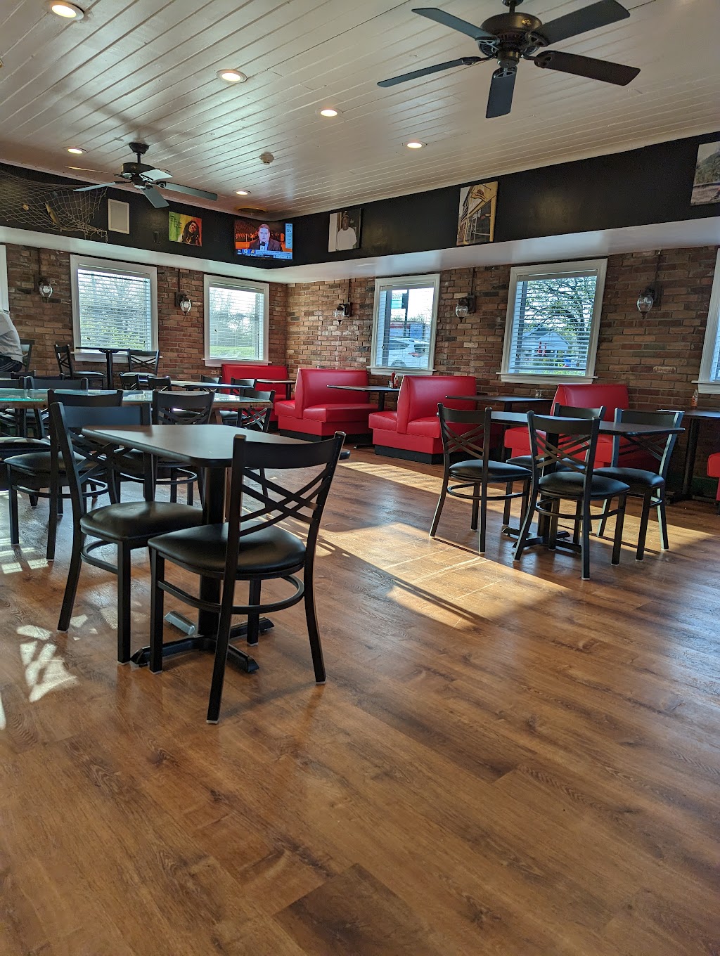 Leons Caribbean restaurant | restaurant | 2282 Brodhead Rd, Aliquippa, PA 15001, USA | 7247881084 OR +1 724-788-1084