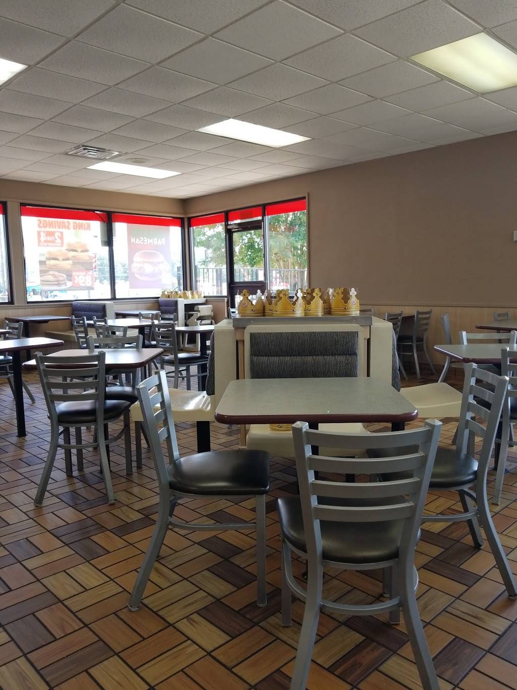 Burger King | restaurant | 1704 N Jackson St, Tullahoma, TN 37388, USA | 9313932090 OR +1 931-393-2090