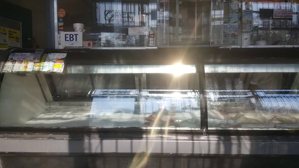 Hook Fish & Chicken | restaurant | 10600 W Seven Mile Rd, Detroit, MI 48221, USA | 3138615555 OR +1 313-861-5555