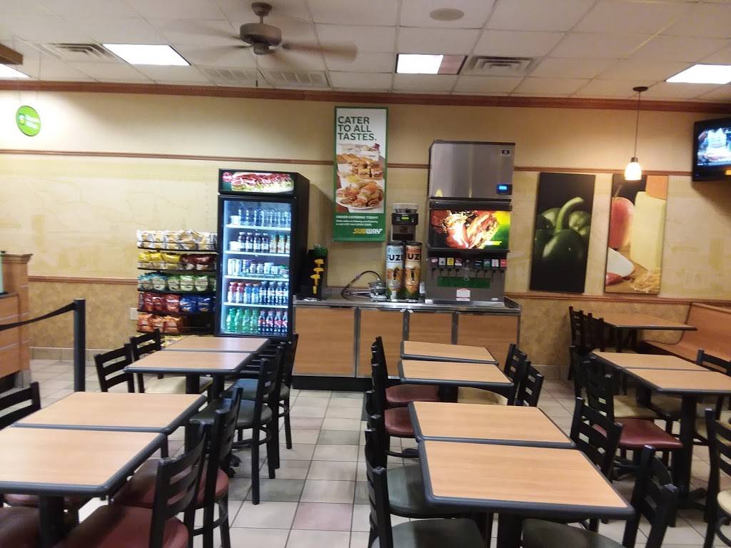 Subway Restaurants | restaurant | Campus Shoppes, 110 E 10th St Suite 100, Greenville, NC 27858, USA | 2526956569 OR +1 252-695-6569