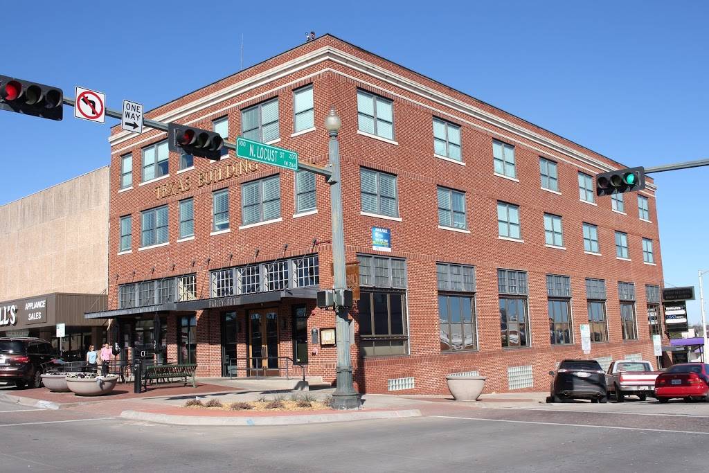 Barley & Board | restaurant | 100 W Oak St #160, Denton, TX 76201, USA | 9405663900 OR +1 940-566-3900