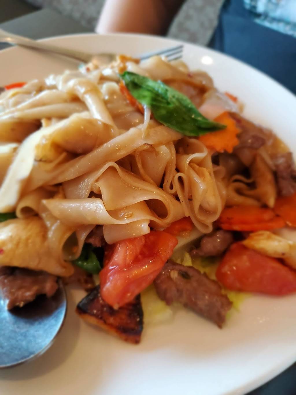 Meun Fan thai cafe | restaurant | 5664 Calle Real, Goleta, CA 93117, USA | 8056810588 OR +1 805-681-0588