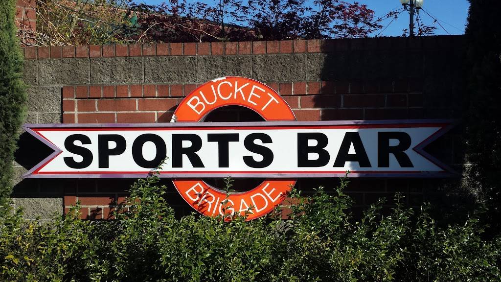 Bucket Brigade Sports Bar & Restaurant | restaurant | 8012 SE Powell Blvd, Portland, OR 97206, USA | 5037748953 OR +1 503-774-8953