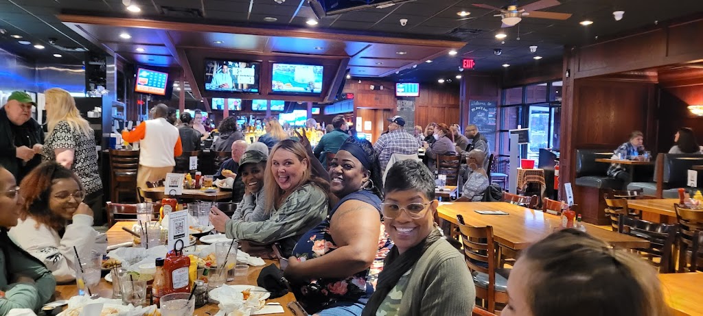 Mr. Joes Sports Bar and Grill | restaurant | 26077 W 12 Mile Rd, Southfield, MI 48034, USA | 2483567133 OR +1 248-356-7133