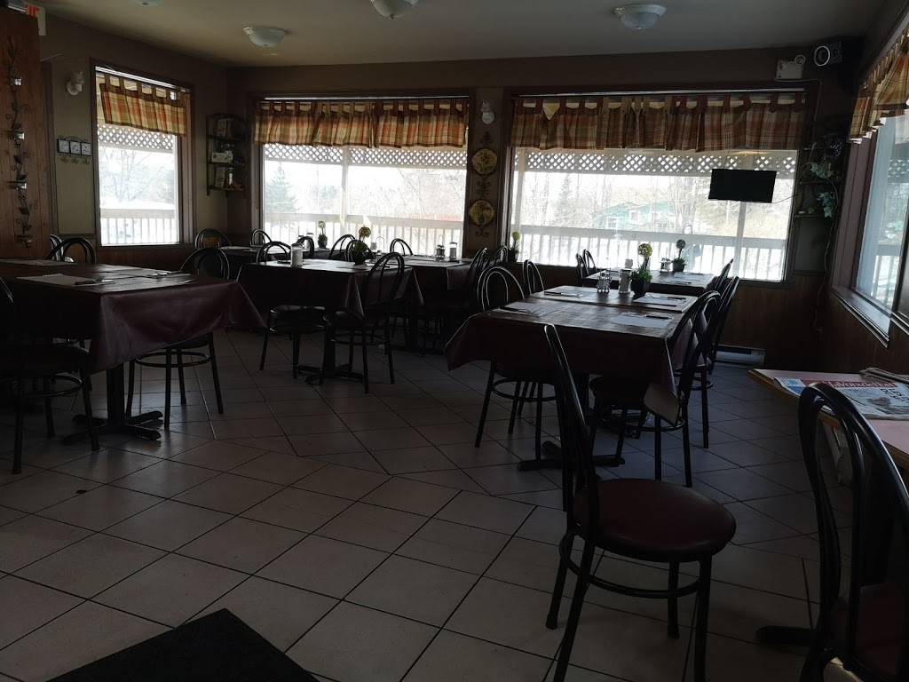 Pizza Waterloo | restaurant | 3029 Rue Foster, Waterloo, QC J0E 2N0, Canada | 4505392900 OR +1 450-539-2900