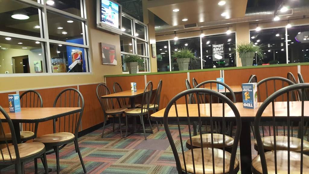 Runza Restaurant | restaurant | 17505 Gold Plaza, Omaha, NE 68130, USA | 4026979500 OR +1 402-697-9500