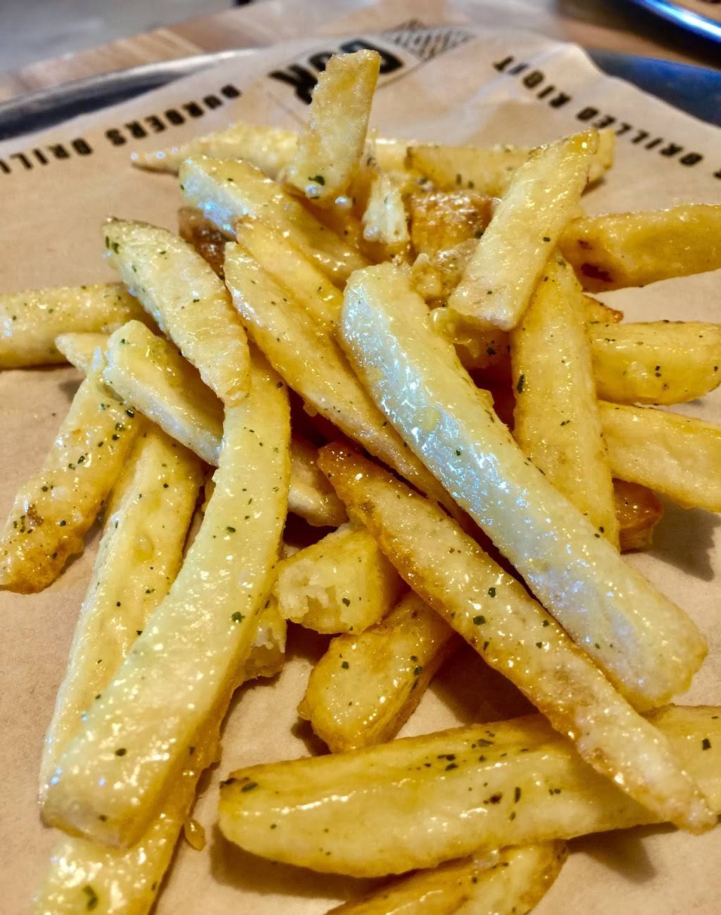 BGR The Burger Joint | restaurant | 12100 Sunset Hills Rd R7, Reston, VA 20190, USA | 5713131021 OR +1 571-313-1021