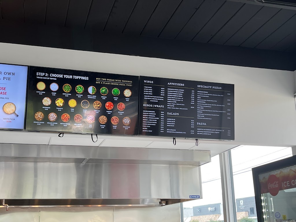 Singas Famous Pizza | restaurant | 4732 Monroe Rd #120, Charlotte, NC 28205, USA | 7049008040 OR +1 704-900-8040