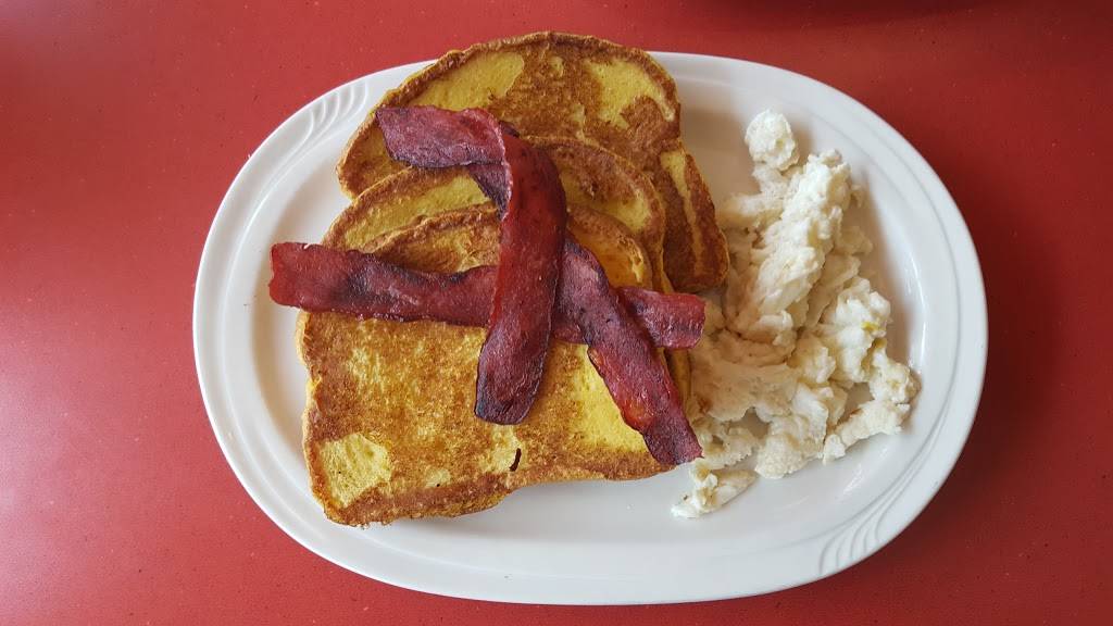 Friendlys | restaurant | 145 Housatonic St, Lee, MA 01238, USA | 4132433535 OR +1 413-243-3535