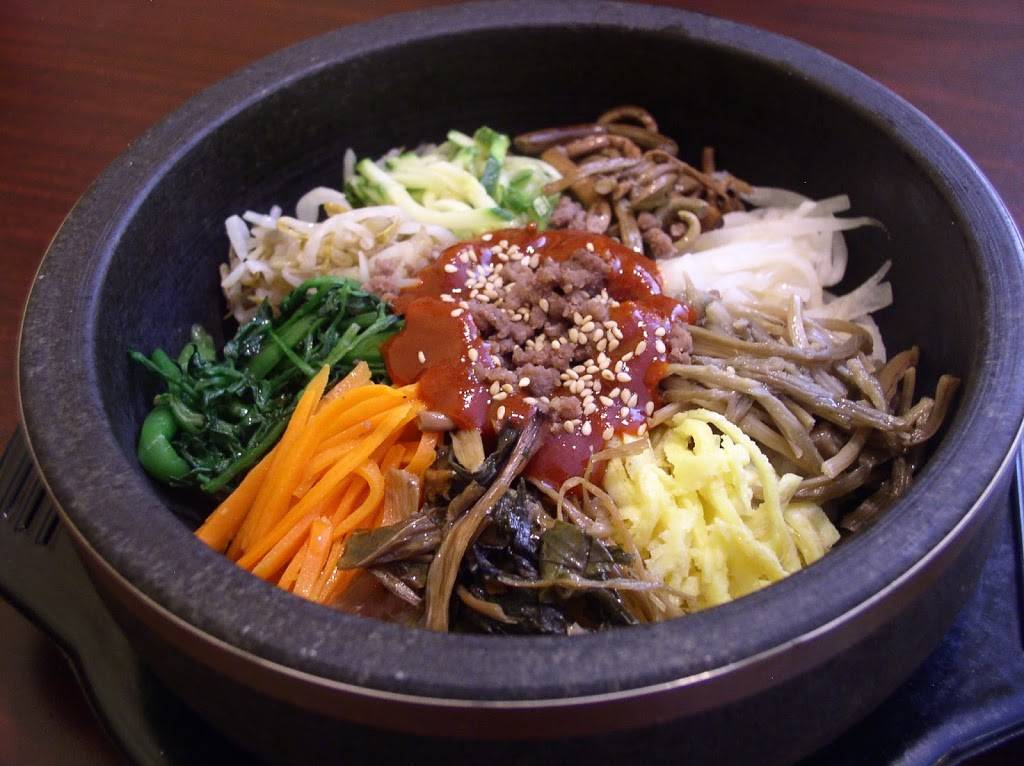 Midori | restaurant | 3000 Whitney Ave #4, Hamden, CT 06518, USA | 2032483322 OR +1 203-248-3322