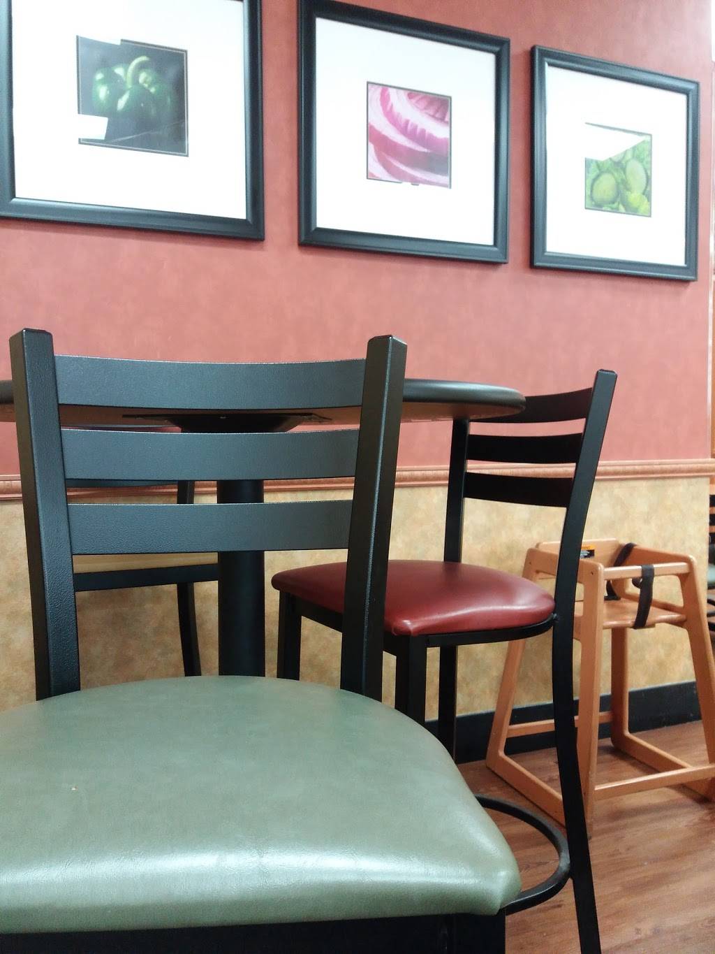 Subway | restaurant | Walmart Supercenter, 33 Sherwood Dr, Tilton, NH 03276, USA | 6032864300 OR +1 603-286-4300