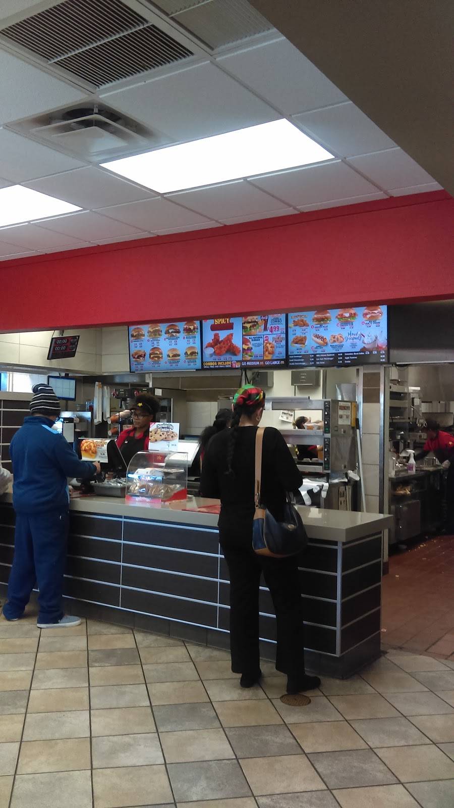 Hardees | restaurant | 912 NW Broad St, Murfreesboro, TN 37129, USA | 6158901947 OR +1 615-890-1947