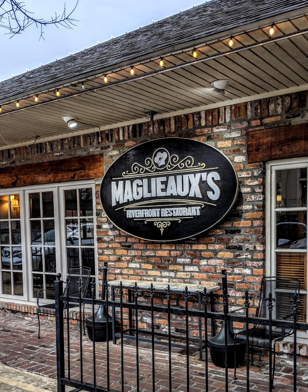 Maglieauxs Riverfront Restaurant | restaurant | 805 Washington St, Natchitoches, LA 71457, USA | 3183547767 OR +1 318-354-7767
