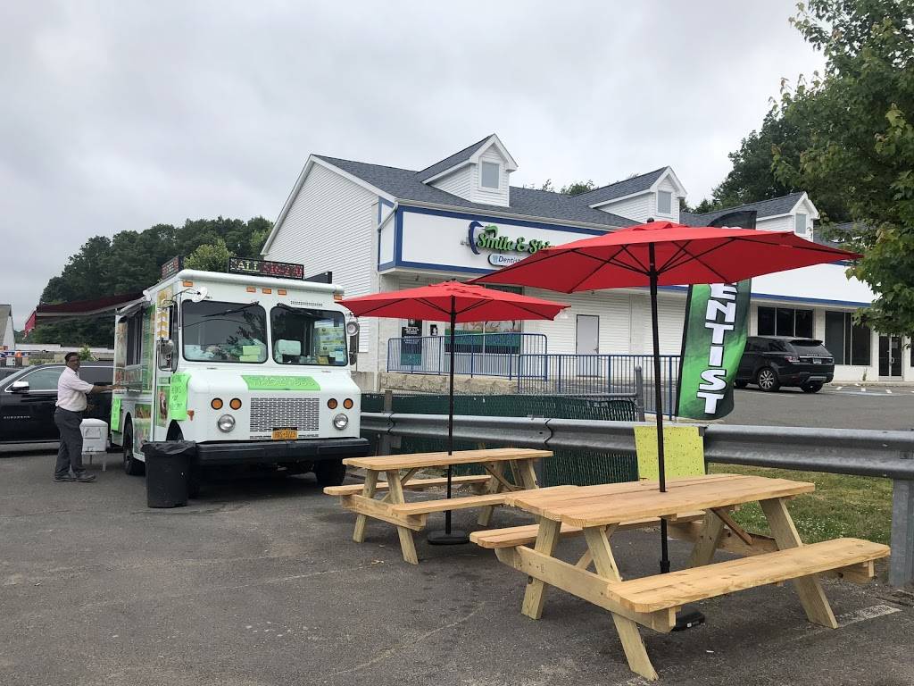 Haji’s Halal Food | restaurant | 131 Meriden Rd, Waterbury, CT 06705, USA | 5162700954 OR +1 516-270-0954