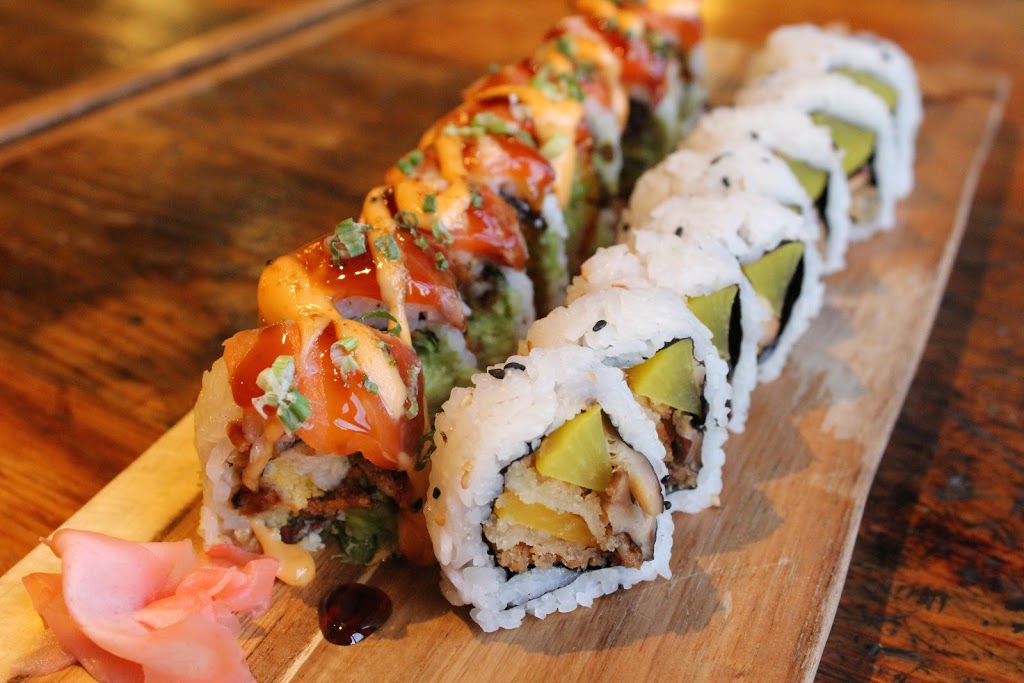 BITES asian kitchen + bar | restaurant | 3313 N Clark St, Chicago, IL 60657, USA | 7732705972 OR +1 773-270-5972