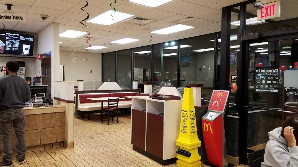 McDonalds | cafe | 3814 Plainfield Ave NE, Grand Rapids, MI 49505, USA | 6163617133 OR +1 616-361-7133