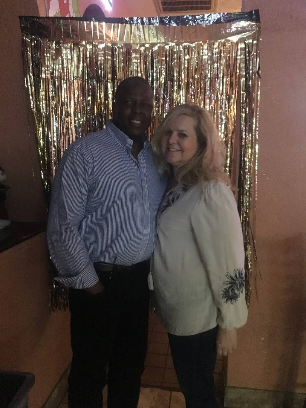 Rachels place | restaurant | 10061 W Hillsborough Ave, Tampa, FL 33625, USA | 8133743957 OR +1 813-374-3957