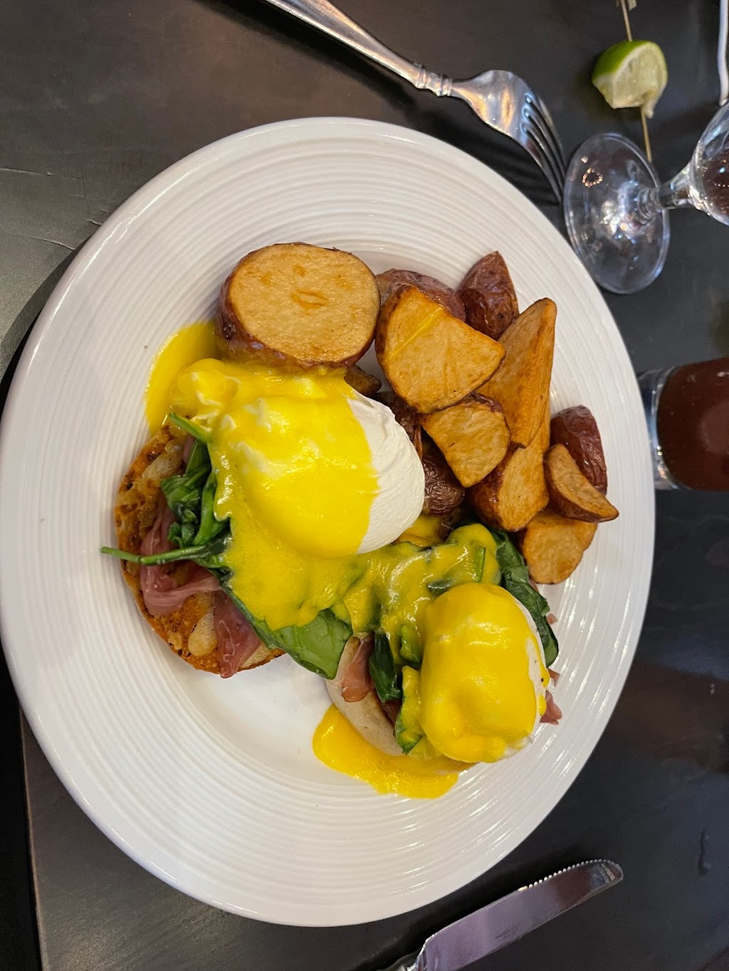 Wandering Vine at the Castle | restaurant | 12401 Johnson Dr, Shawnee, KS 66216, USA | 9133791300 OR +1 913-379-1300