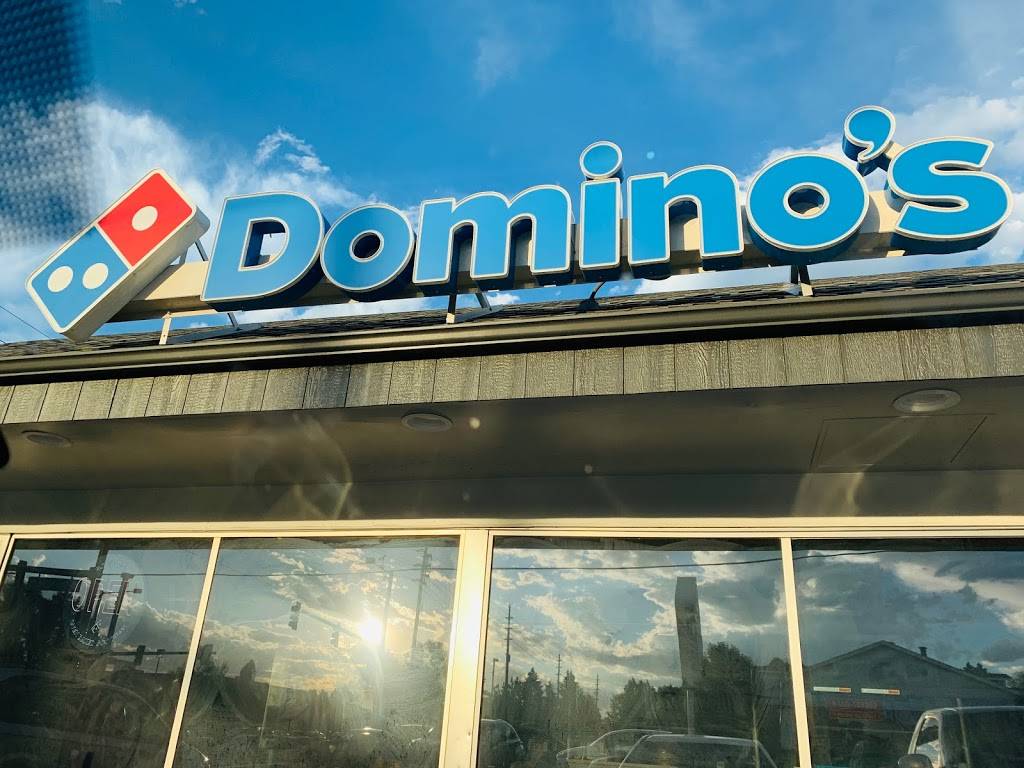 Dominos Pizza | meal delivery | 906 S Sheridan Blvd, Denver, CO 80226, USA | 3039226293 OR +1 303-922-6293