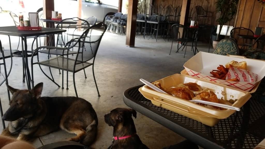 Pats Downtown | restaurant | 107 E Main St, Lafayette, LA 70501, USA | 3372895270 OR +1 337-289-5270