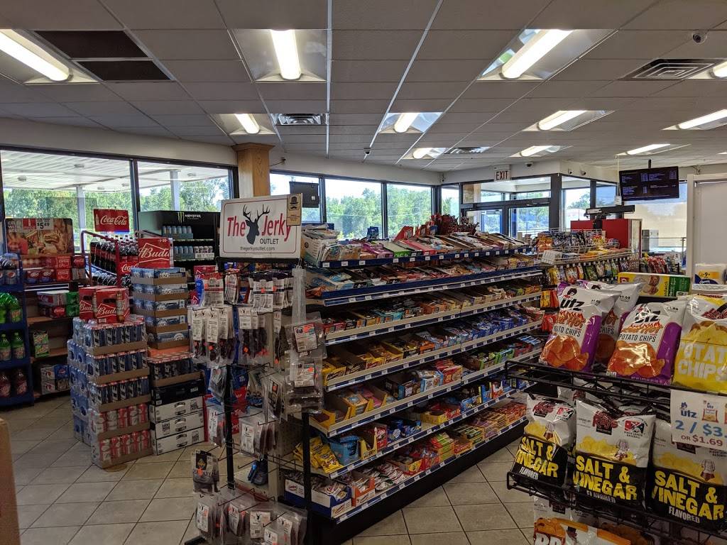 Chapps Landing | restaurant | 35777 S Huron Rd, New Boston, MI 48164, USA | 7347534505 OR +1 734-753-4505