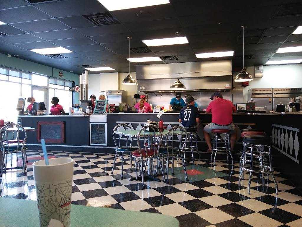 Hwy 55 Burgers Shakes & Fries | restaurant | 601 Hampton Pointe, Hillsborough, NC 27278, USA | 9197323734 OR +1 919-732-3734