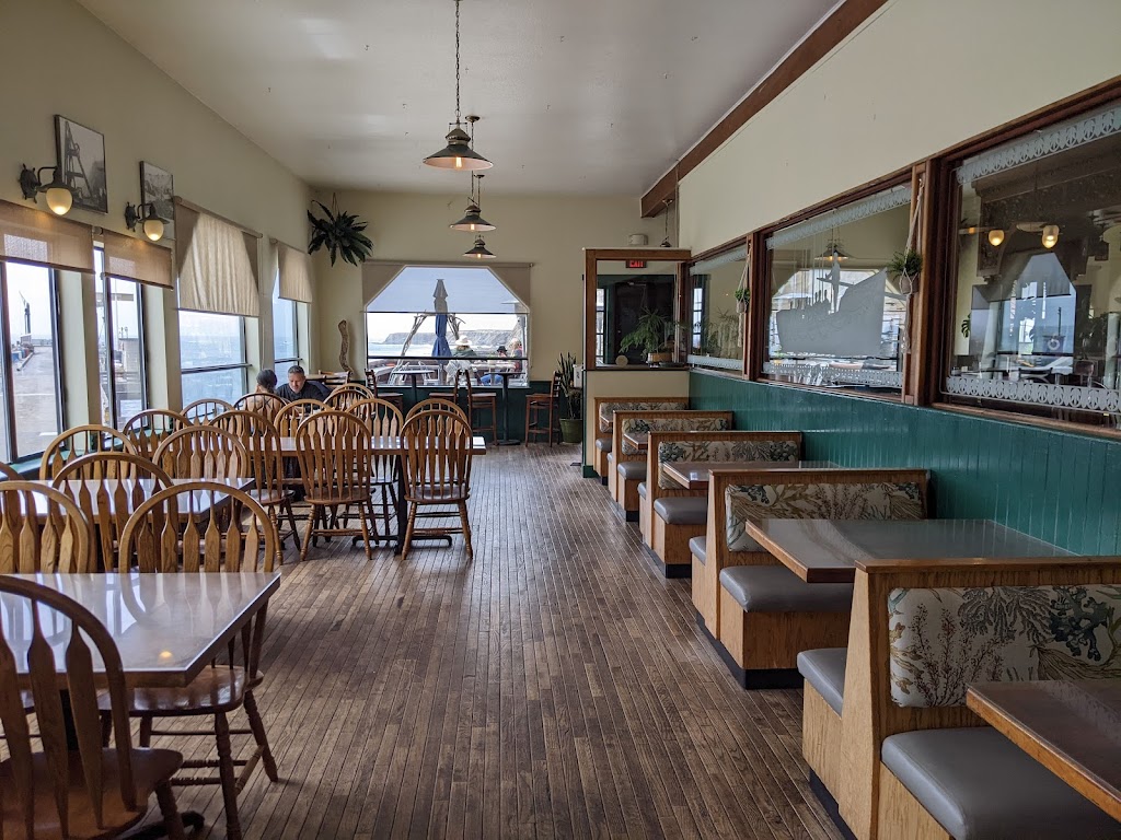 Pier Place | restaurant | 790 Port Rd, Point Arena, CA 95468, USA | 7072713080 OR +1 707-271-3080