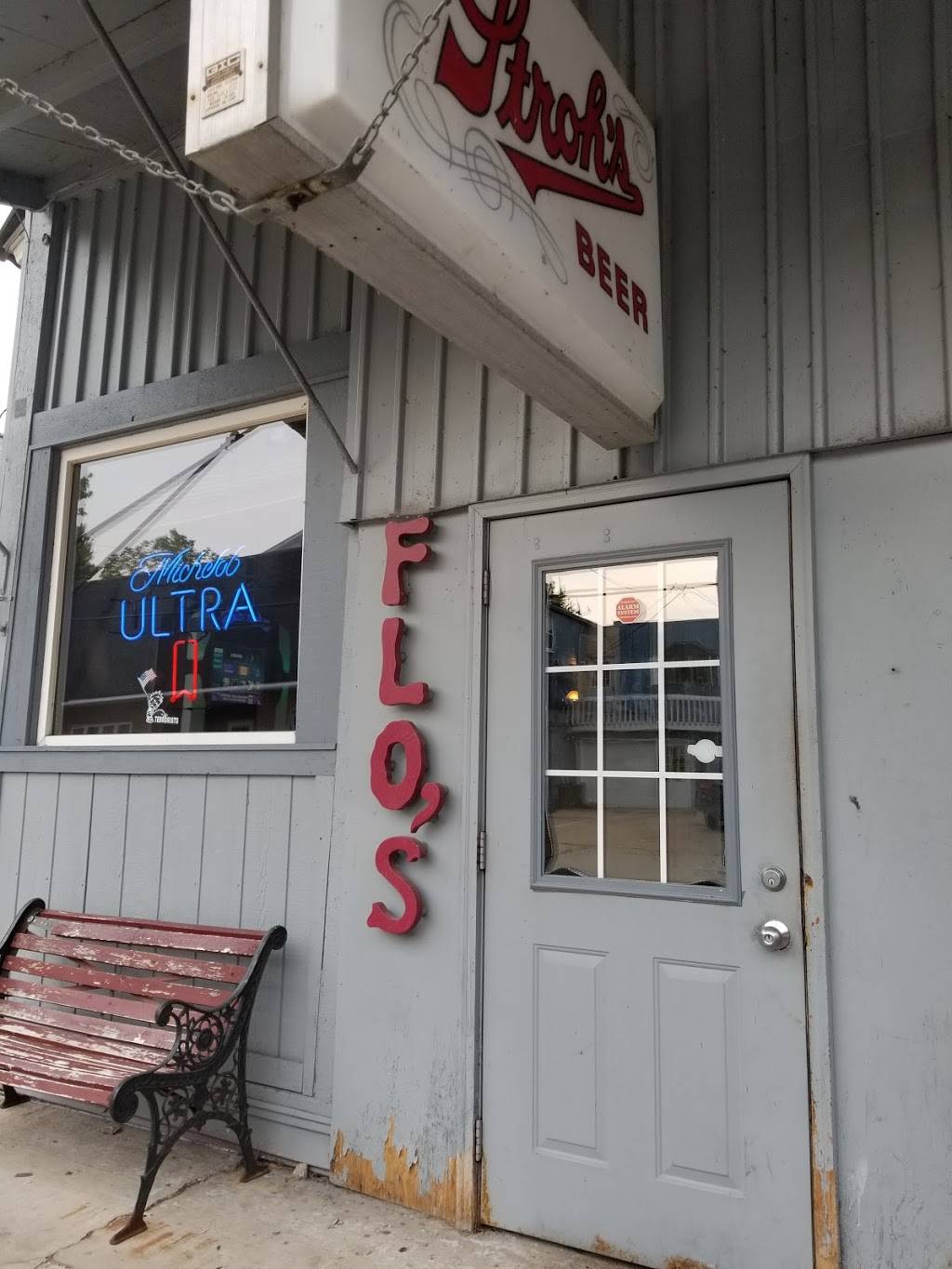 Flos On Pulaski | restaurant | 1309 Pulaski St, Peru, IL 61354, USA | 8152239791 OR +1 815-223-9791