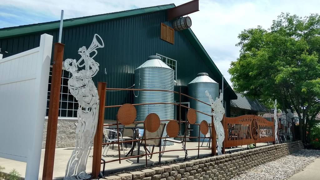 Crankers Coney Island | restaurant | 213 S State St, Big Rapids, MI 49307, USA | 2317961919 OR +1 231-796-1919