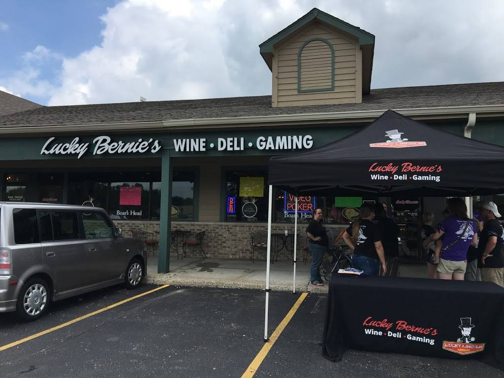 Lucky Bernie’s | restaurant | 2450 US-12, Spring Grove, IL 60081, USA | 8155813217 OR +1 815-581-3217