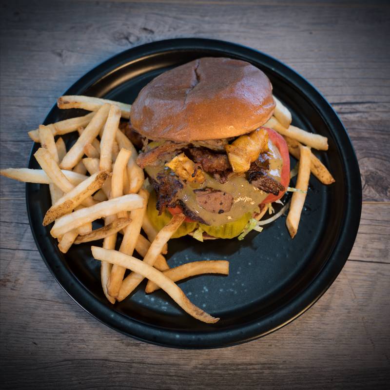 Cowboys Beer Barn | restaurant | 908 S Riverfront Blvd, Dallas, TX 75207, USA | 9728355532 OR +1 972-835-5532