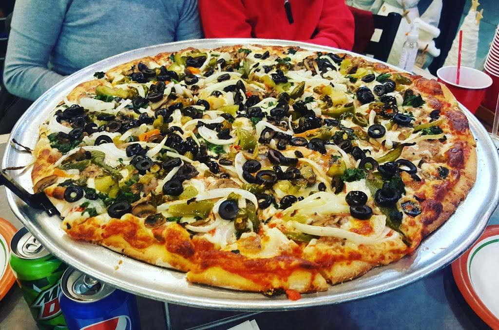 Armands Pizzeria | restaurant | 7650 W North Ave, Elmwood Park, IL 60707, USA | 7084565200 OR +1 708-456-5200