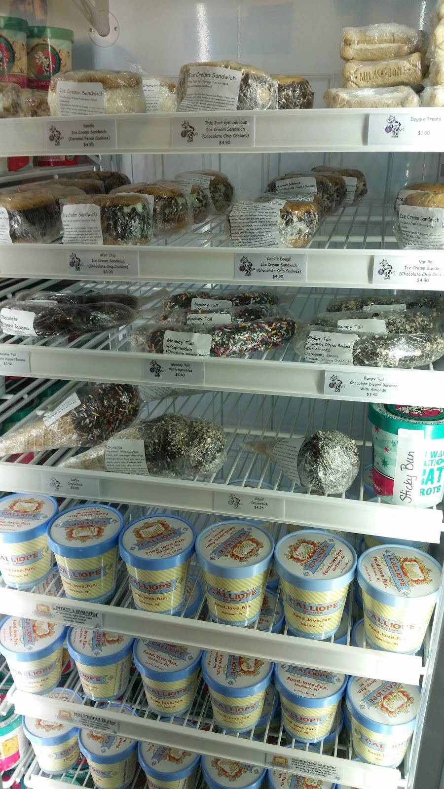 Chocolate Shoppe Ice Cream Co. | restaurant | 1925 Monroe St #120, Madison, WI 53711, USA | 6082306259 OR +1 608-230-6259