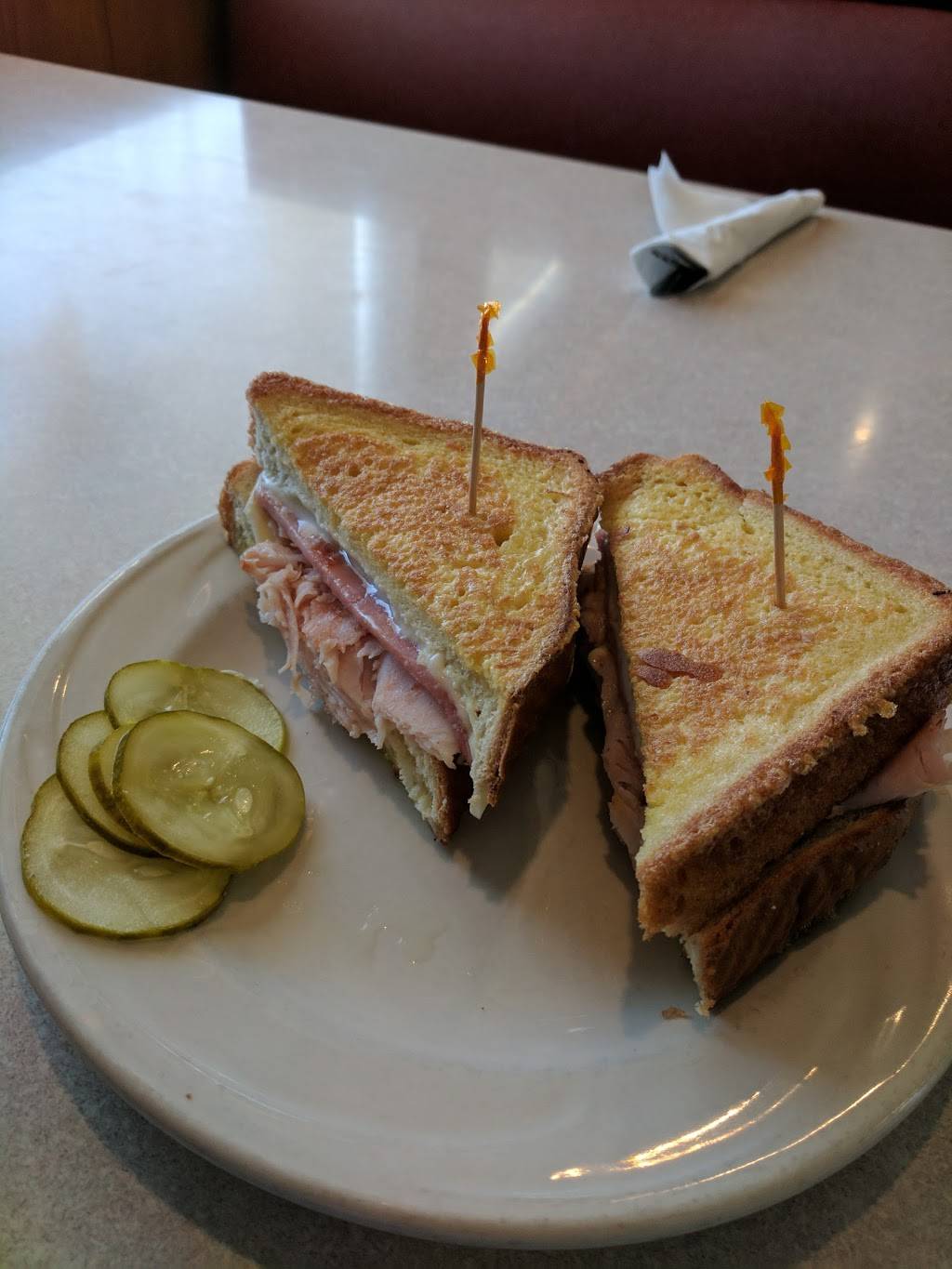 City Limits Diner and Pancake House | restaurant | 114 W Logan St, Tecumseh, MI 49286, USA | 5174239333 OR +1 517-423-9333