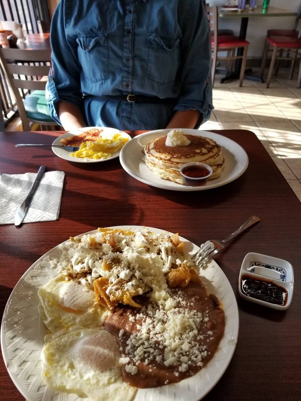 Las Mañanitas Restaurant | restaurant | 1329 S Hazelwood Blvd, Fresno, CA 93702, USA | 5596181100 OR +1 559-618-1100