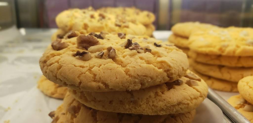 Chiu Quon Bakery & Dim Sum | bakery | 2253 S Wentworth Ave, Chicago, IL 60616, USA | 3122256608 OR +1 312-225-6608