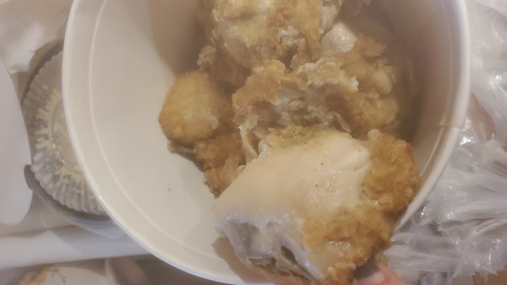 KFC | restaurant | 1711 S Gregg St, Big Spring, TX 79720, USA | 4322713779 OR +1 432-271-3779