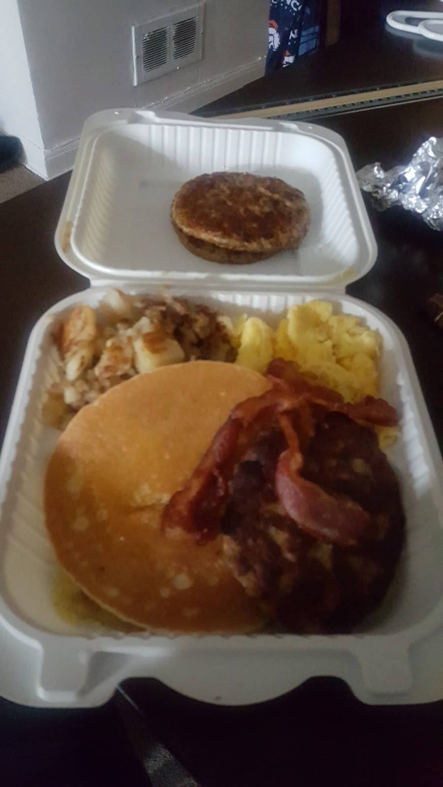 Tonys Place | restaurant | 1400 Good Hope Rd SE, Washington, DC 20050, USA | 2026786633 OR +1 202-678-6633