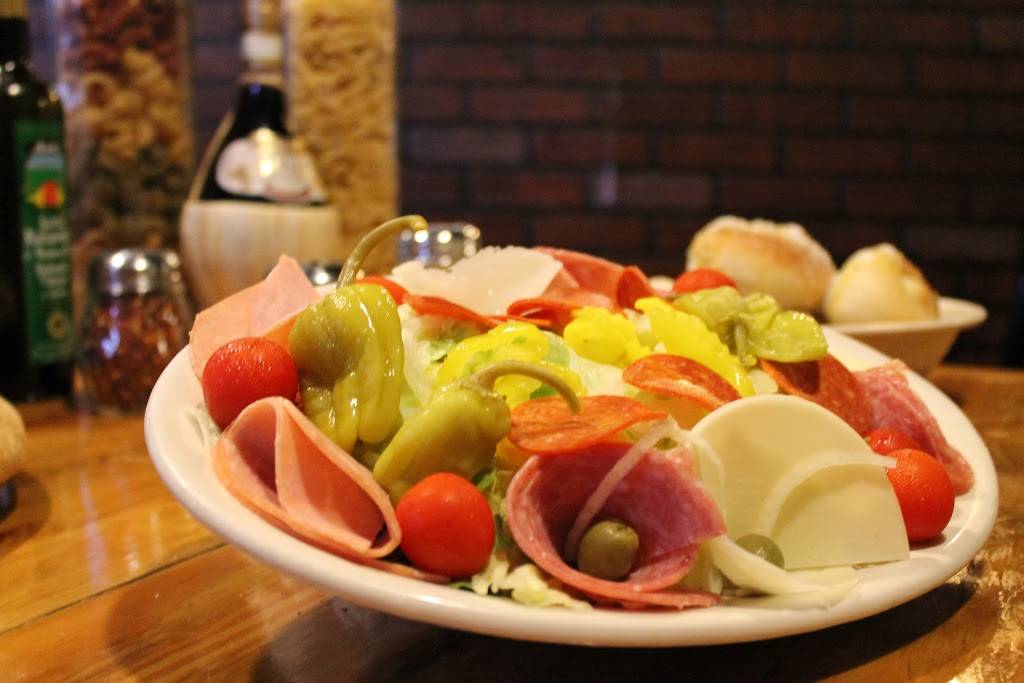 Vics Pizza Italian Restaurant | restaurant | 1140 US-1, Sebastian, FL 32958, USA | 7725898989 OR +1 772-589-8989