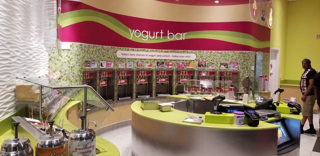 Menchies® frozen yogurt | restaurant | 6000 Universal Blvd, Orlando, FL 32819, USA | 4072243663 OR +1 407-224-3663