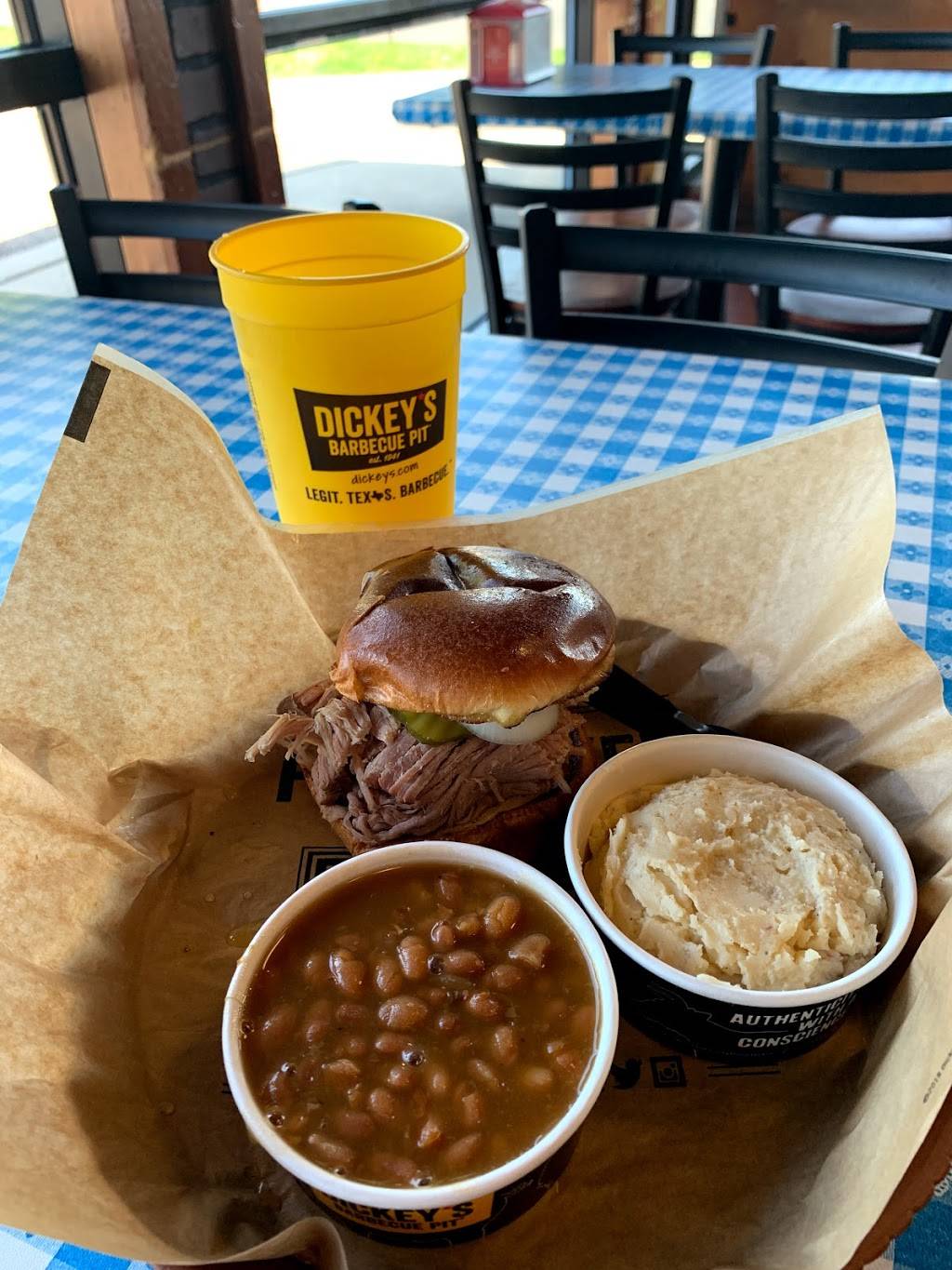 Dickeys Barbecue Pit | restaurant | 2331 23rd Ave, Greeley, CO 80634, USA | 9703307005 OR +1 970-330-7005