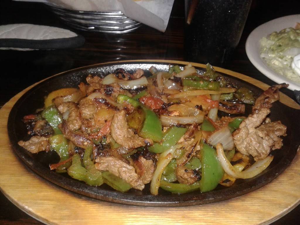 Los Agaves Grill | restaurant | 5965 W Broadway, McCordsville, IN 46055, USA | 3175894777 OR +1 317-589-4777