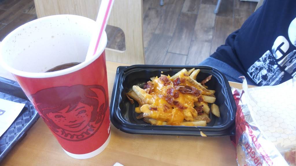 Wendys | restaurant | 1100 Radisson St, Green Bay, WI 54302, USA | 9204308580 OR +1 920-430-8580