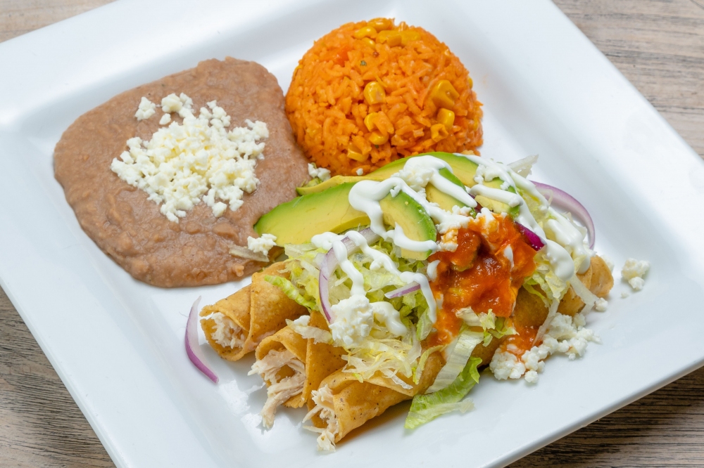 Marisquería y Restaurante Los Moreno | restaurant | 8514 C E King Pkwy, Houston, TX 77044, USA | 8328174699 OR +1 832-817-4699