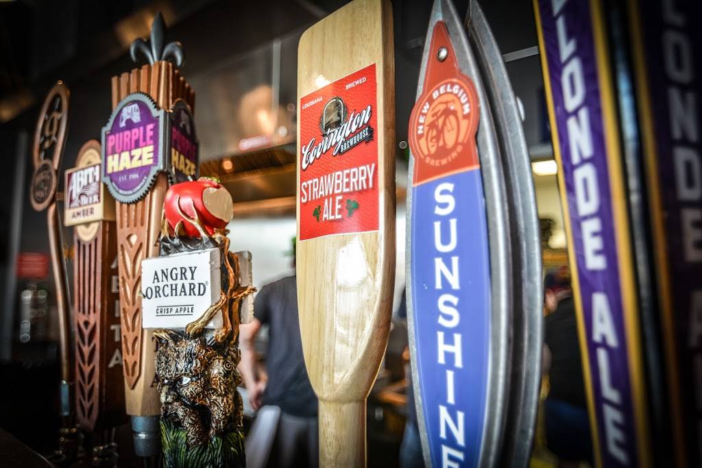 Botskys | restaurant | 104 W Pujo St, Lake Charles, LA 70601, USA | 3374911155 OR +1 337-491-1155