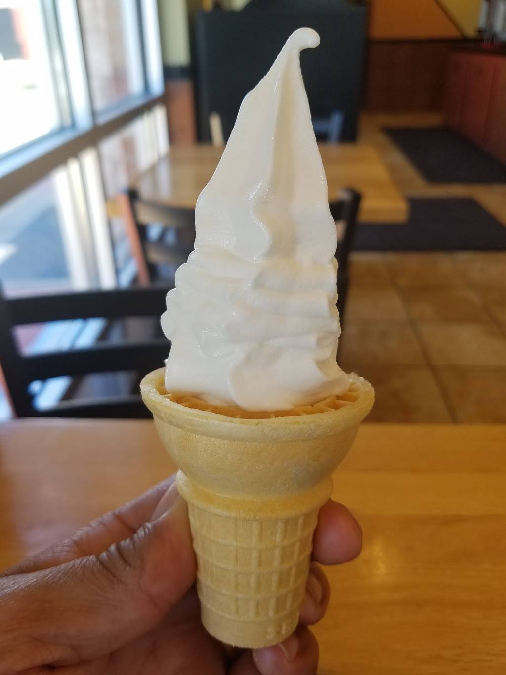 Golden Chick | meal takeaway | 1706 W 2nd St, Taylor, TX 76574, USA | 5123094680 OR +1 512-309-4680